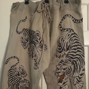 NWT- Magnolia Pearl Birch Cali Shorts